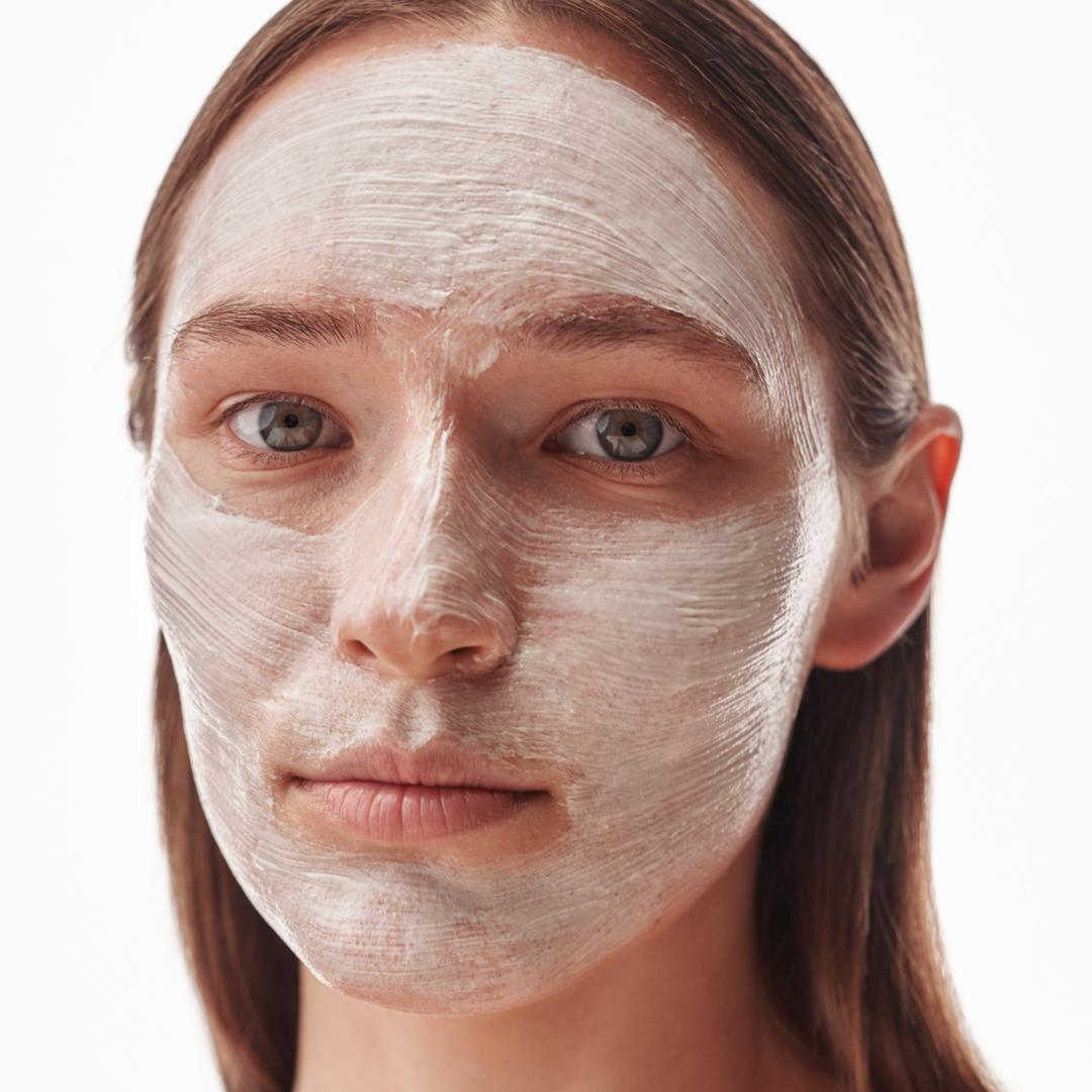 Moisturizing face mask